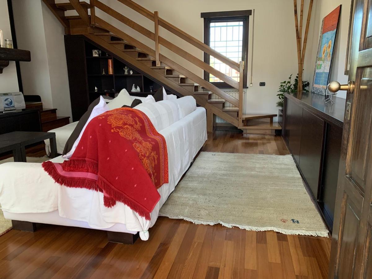 Near Como, Charming Apartment With Fireplace Grandate Esterno foto