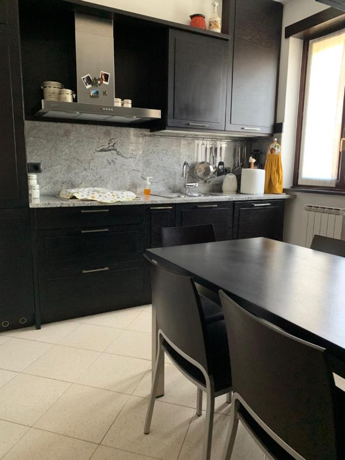 Near Como, Charming Apartment With Fireplace Grandate Esterno foto