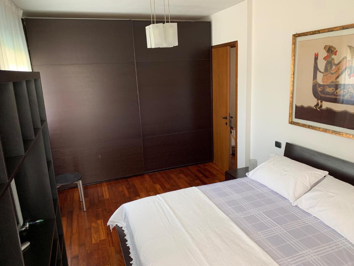 Near Como, Charming Apartment With Fireplace Grandate Esterno foto