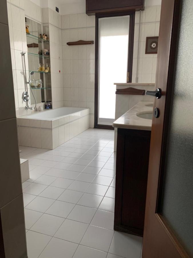 Near Como, Charming Apartment With Fireplace Grandate Esterno foto
