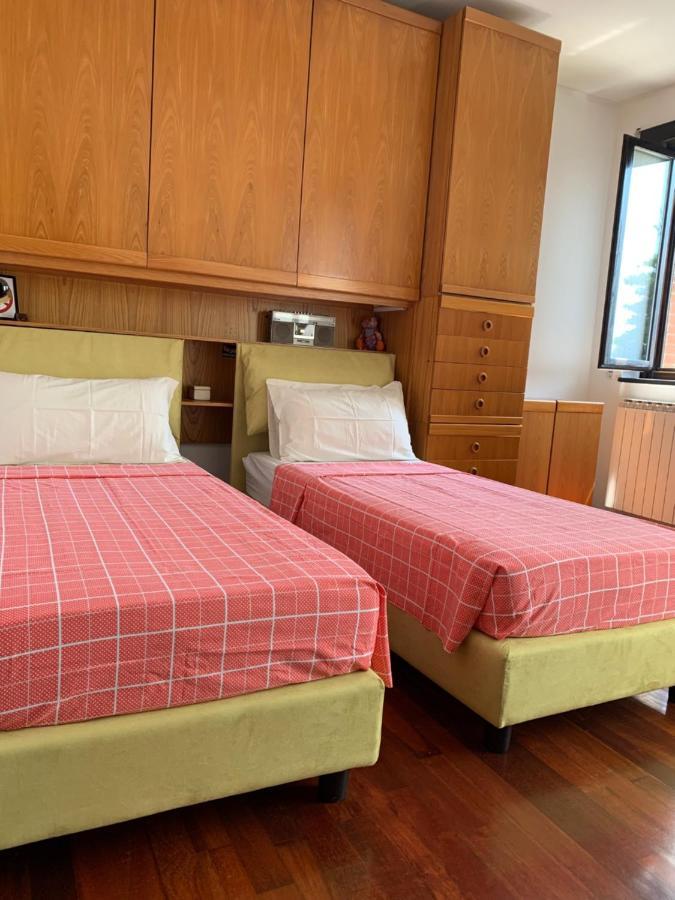 Near Como, Charming Apartment With Fireplace Grandate Esterno foto